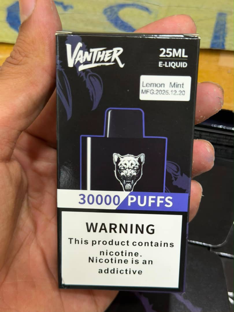 یک بار مصرف 30,000هزار پاف مدل VANTHERطعم ملون یخ